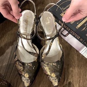 Anne Klein Sz 11M-  Ferde Style Gorgeous Fabric Covered Gold and Brown Heels. A1